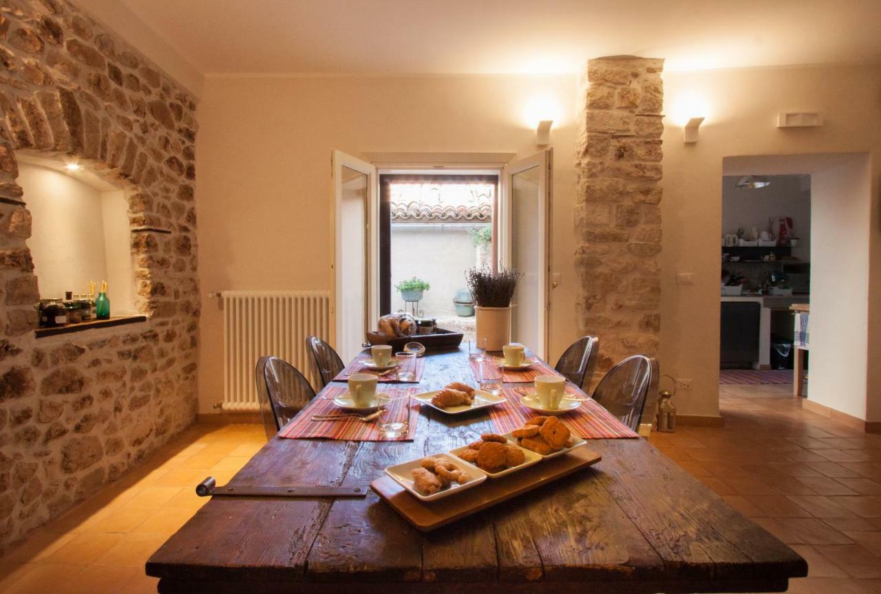 Lelive Bed And Breakfast Sermoneta Kültér fotó